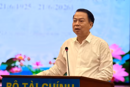 Thứ trưởng Bộ Tài chính nói gì về con số nhập siêu "khủng" 15 tỷ USD?