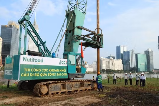Nutifood được Ngân hàng HSBC 'bơm' 800 tỷ đồng xây cầu đi bộ qua sông Sài Gòn