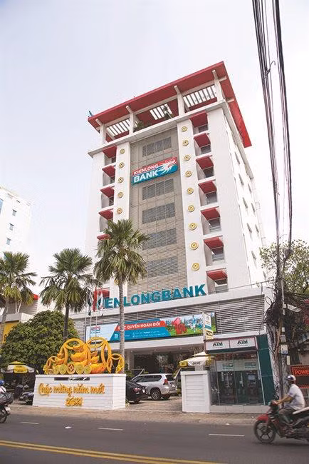 Cổ phiếu KLB đã có những “sức nóng” bất ngờ và tất nhiên nó đã không “thoát khỏi” nhà đầu tư. Ảnh: HOÀNG TÂN Cổ phiếu KLB đã có những “sức nóng” bất ngờ và tất nhiên nó đã không “thoát khỏi” nhà đầu tư. Ảnh: HOÀNG TÂN
