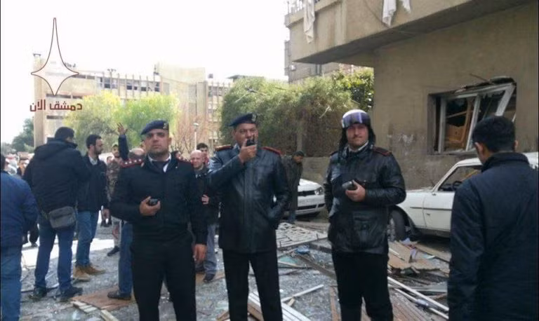 Phiến quân nã tên lửa đạn đạo khủng bố Damascus, Syria ảnh 2