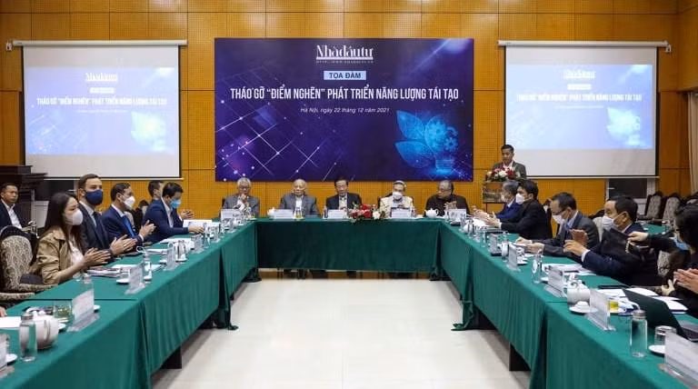 Toàn cảnh buổi toạ đàm Tháo gỡ “điểm nghẽn” phát triển năng lượng tái tạo (Ảnh: N.N) Toàn cảnh buổi toạ đàm Tháo gỡ “điểm nghẽn” phát triển năng lượng tái tạo (Ảnh: N.N)