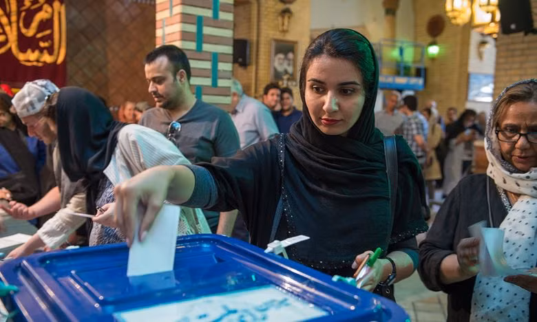 Cử tri Iran đi bỏ phiếu