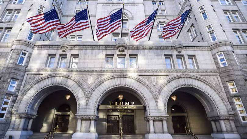 Khách sạn Quốc tế Trump tại Thủ đô Washington tiêu tốn của Tổng thống Mỹ 200 triệu USD phí tu bổ vào năm 2016. Nguồn: CNN