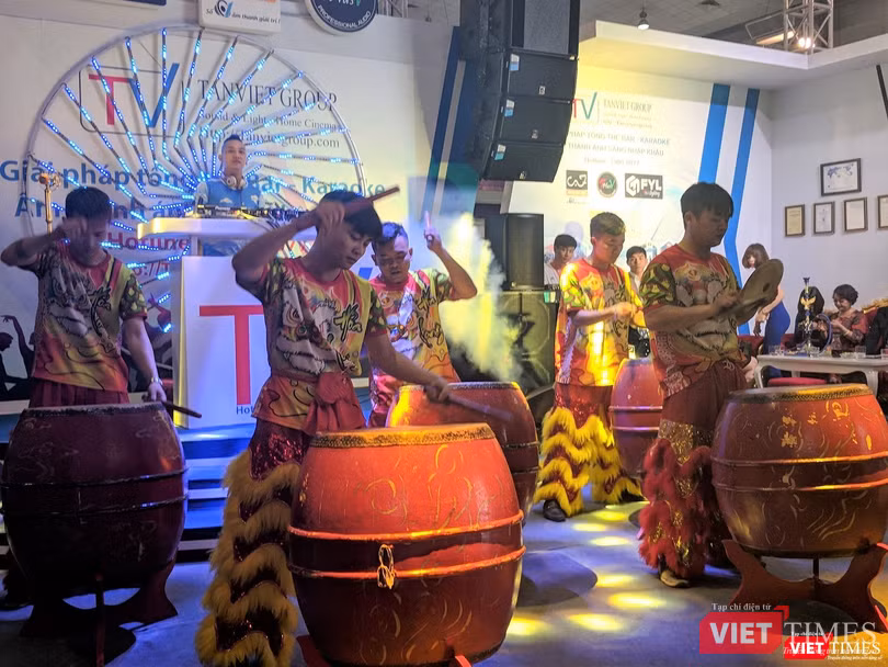 Trải nghiệm VR và AR tại Triển lãm VIBASHOW & VIETCON 2018 ảnh 15