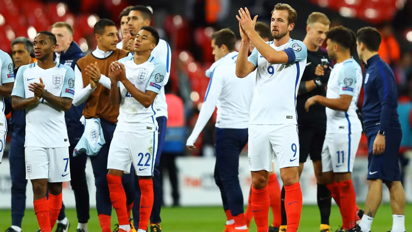Người hâm mộ tuyển Anh trông chờ sự tỏa sáng của Harry Kane. Ảnh: Stadium Astro