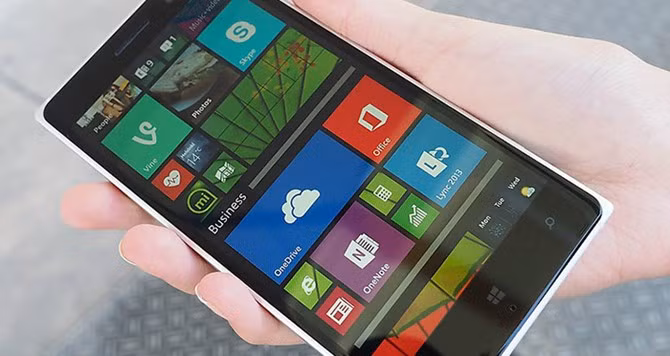 Smartphone Microsoft vẫn còn gặp nhiều sóng gió khi tiếp cận thị trường. 