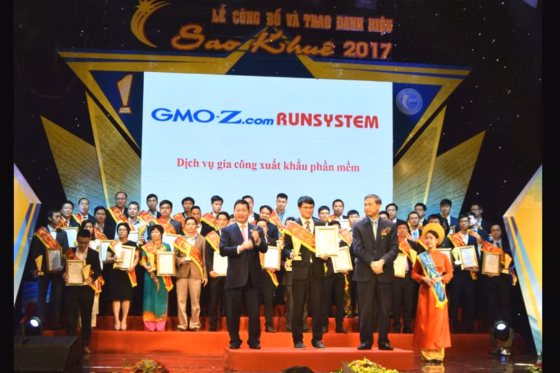 Đại diện RunSystem tại lễ trao giải.