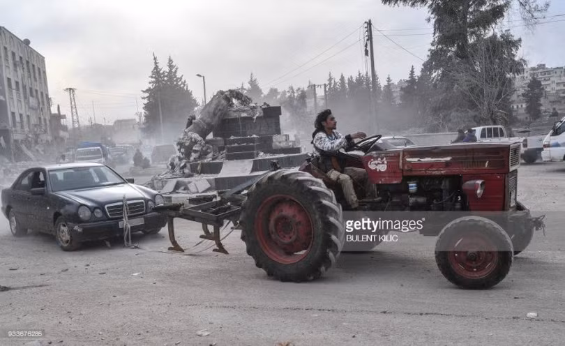 Thổ Nhĩ Kỳ chiếm thành phố Syria, quân Hồi giáo cực đoan cướp phá thủ phủ người Kurd ảnh 10