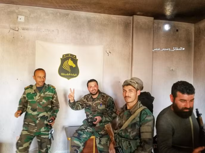 “Hổ Syria” chủ công xung trận chiếm thị trấn trọng yếu, sắp chia cắt Đông Ghouta ảnh 13