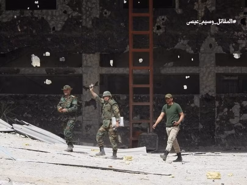Quân đội Syria tung đòn vào “pháo đài” thánh chiến Đông Ghouta, chiếm xưởng chế tạo xe bom cảm tử ảnh 4