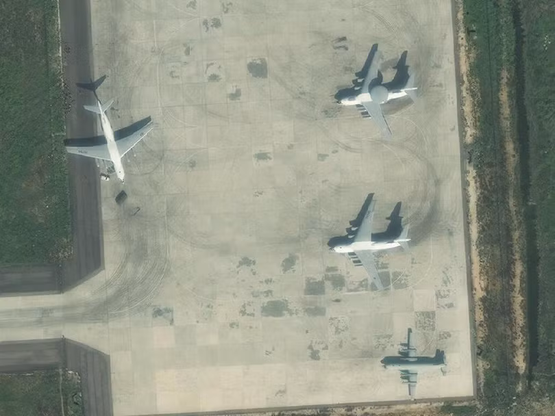 Ảnh vệ tinh công khai bí mật, Su-57 Nga vẫn hiện diện ở Syria ảnh 6
