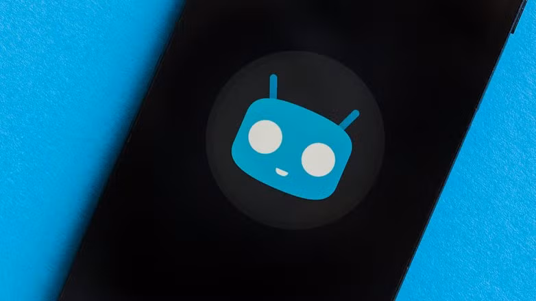 Android có khả năng tùy biến nhiều hơn. Một số người khá hài lòng với tính đồng nhất của nền tảng iOS nhưng sẽ khó để bạn có thể tùy biến trên đó. Trong khi đó, người dùng có thể tùy biến mọi thứ trên Android. Chẳng hạn như tùy biến bàn phím, màn hình Home…