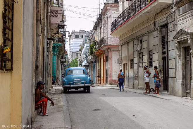 Một thoáng đời thường của người dân Cuba ảnh 11