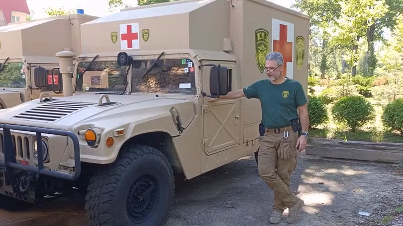 2 xe quân y dã chiến M1152 HMMWV. Ảnh: Censor.net. 2 xe quân y dã chiến M1152 HMMWV. Ảnh: Censor.net.