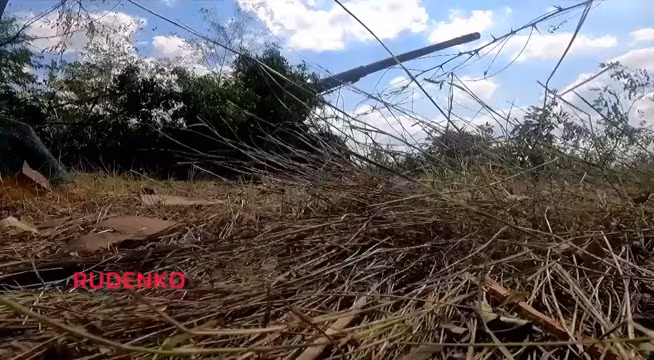 Pháo binh dân quân Donetsk tấn công chiến tuyến quân đội Ukraine trên hướng thành phố Avdeevka. Ảnh video phóng viên chiến trường Rudenko