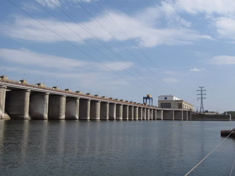 Nhà máy thủy điện Kakhovka HPP ở vùng Kherson. Ảnh Unianform Nhà máy thủy điện Kakhovka HPP ở vùng Kherson. Ảnh Unianform