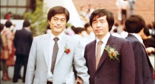 Hai người bạn: Tân Tổng thống Moon Jae -in và Cố Tổng thống Roh Moo hyun