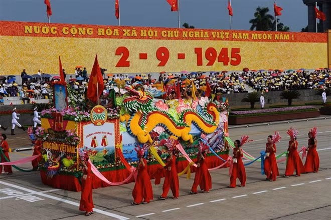 Lễ diễu binh hoành tráng mừng Quốc khánh Việt Nam trên báo chí quốc tế ảnh 7