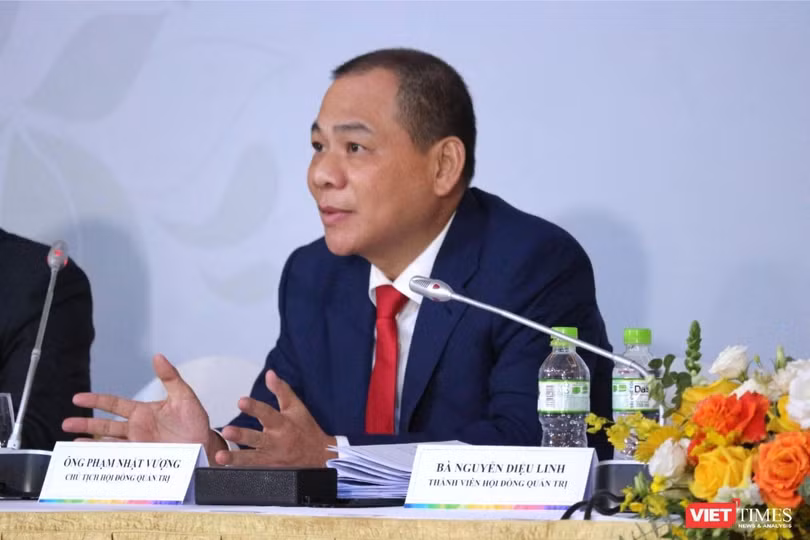 VIC14 Pham Nhat Vuong.png