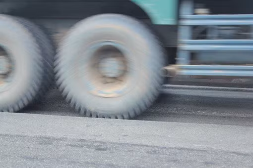 Đường 10 ngàn tỷ “lượn sóng”, ùn tắc giao thông còn dài ảnh 3 Đường 10 ngàn tỷ “lượn sóng”, ùn tắc giao thông còn dài ảnh 3