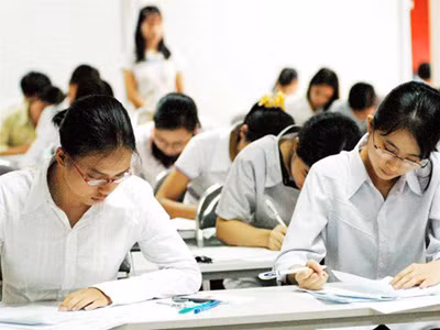 Cán bộ 'đất, đôla' và hạng nhất tủi hổ ảnh 1