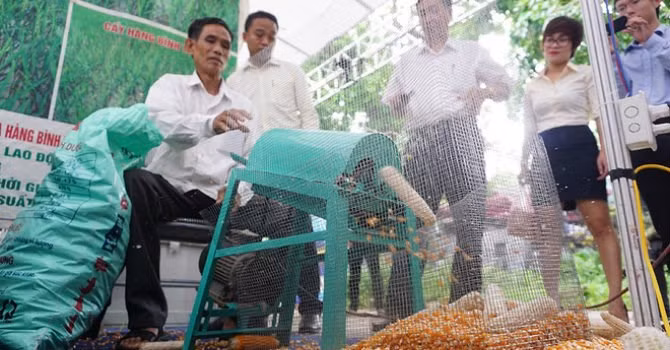 Nông dân háo hức đi chợ công nghệ Techmart 2015