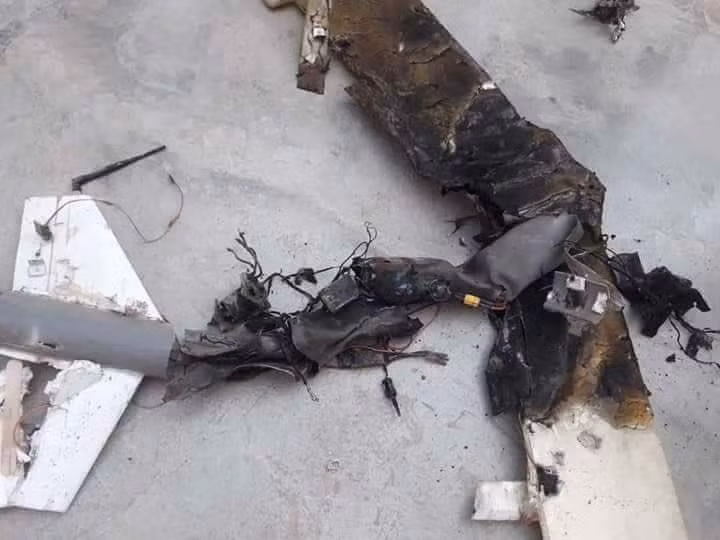 Một chiếc UAV bị quân đội Syria bắn rơi trên chiến trường phía nam tỉnh Idlib. Ảnh South Front Một chiếc UAV bị quân đội Syria bắn rơi trên chiến trường phía nam tỉnh Idlib. Ảnh South Front