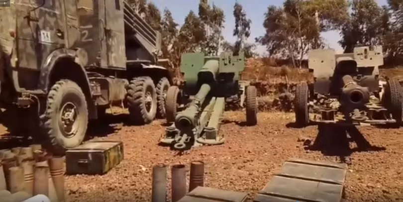 Quân cảnh Syria thu giữ vx khí chiến lợi phẩm ở Daraa. Ảnh minh họa video