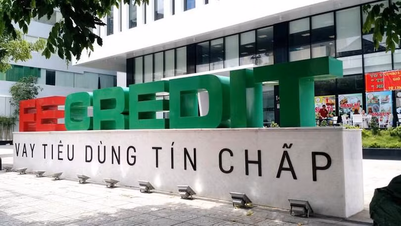 VPBank bán xong 49% vốn FE Credit cho SMFG