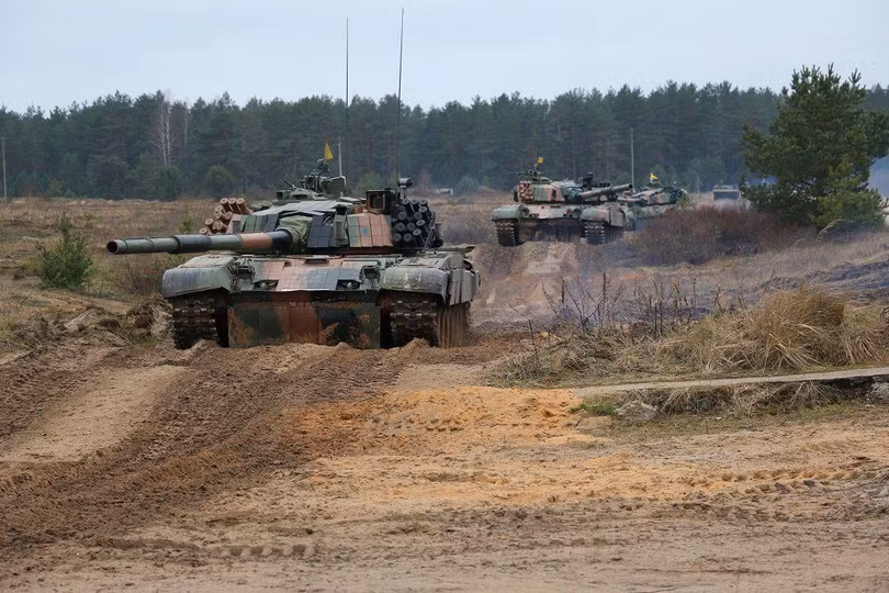 Ba Lan chuyển giao xe tăng PT-91 cho quân đội Ukraine. Ảnh mil.in.ua