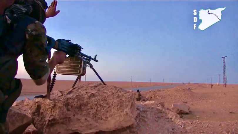 Binh sĩ người Kurd trên đường tấn công vào sân bay quân sự Tabqa thuộc tỉnh Raqqa
