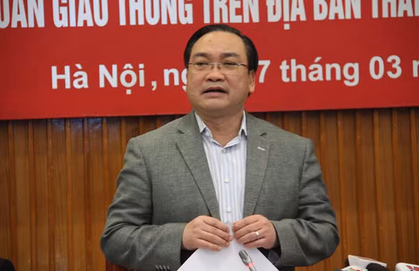 Bí thư Thành ủy Hoàng Trung Hải cảnh báo giao thông trên địa bàn Hà Nội đang ở mức báo động.
