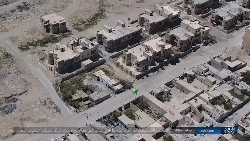 IS tung 4 xe bom tự sát tấn công liên tiếp người Kurd tại Raqqa ảnh 8