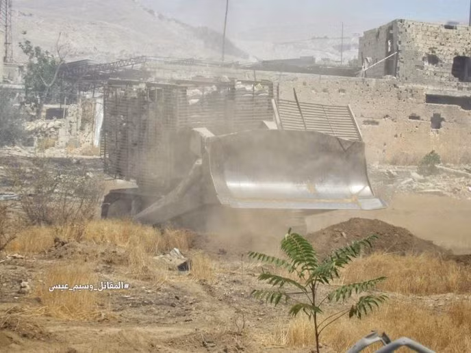 Quân đội Syria tấn công dữ dội phe thánh chiến cố thủ đông Damascus ảnh 10
