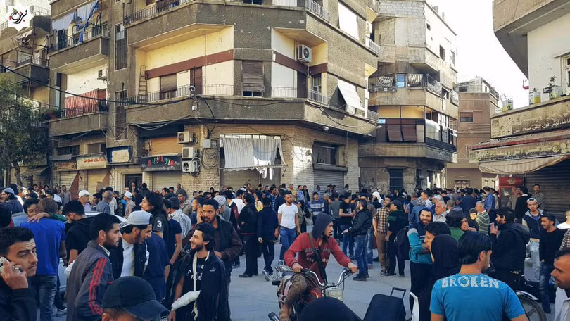 Hàng ngàn phiến quân Syria đầu hàng, di tản khỏi ngoại vi Damascus (video) ảnh 2