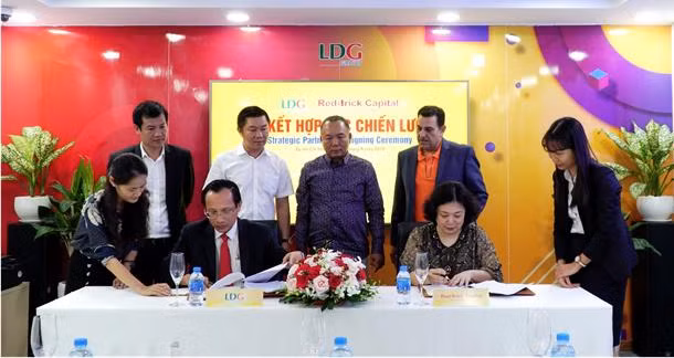 Lễ ký kết hợp tác chiến lược giữa LDG và Redbrick Capital Lễ ký kết hợp tác chiến lược giữa LDG và Redbrick Capital