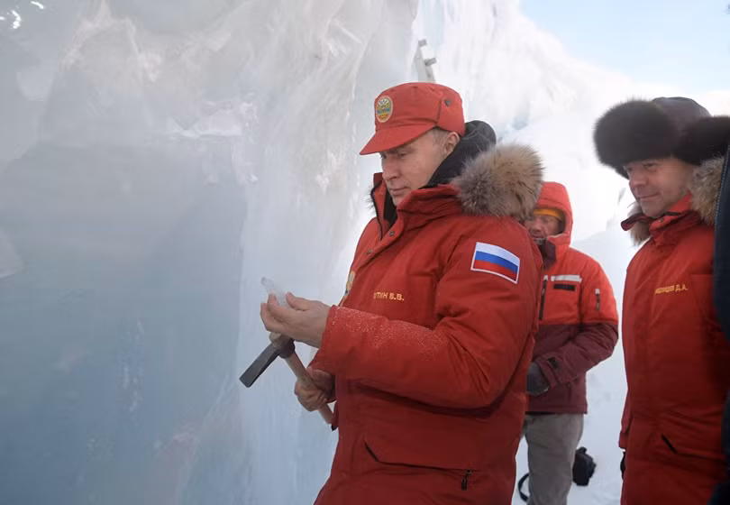 Tổng thống Putin tham quan cấu tạo Băng vĩnh cửu