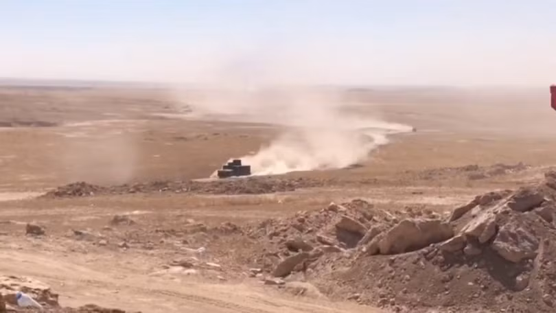 Xe cơ giới Iraq tấn công trên chiến trường thị trấn Tal - Afar - ảnh video Masdar News