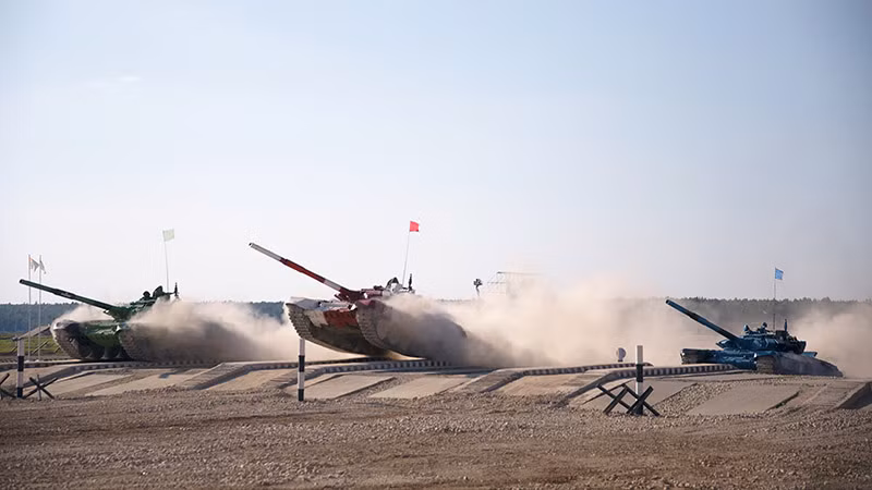 Các xe tăng tham gia hội thao "Tank Biathlon", ảnh TVZvezda