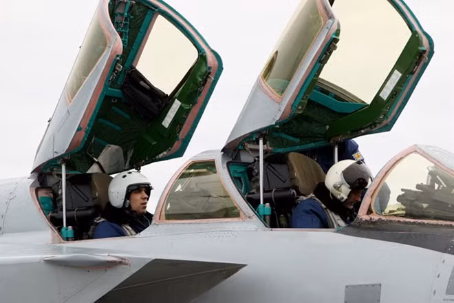 Khám phá bí mật siêu tiêm kích thống trị bầu trời MiG-31 ảnh 4