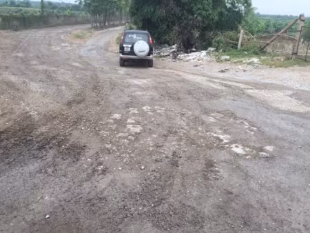Hà Nội: Phá đê mở đường xe quá tải lưu thông ảnh 2
