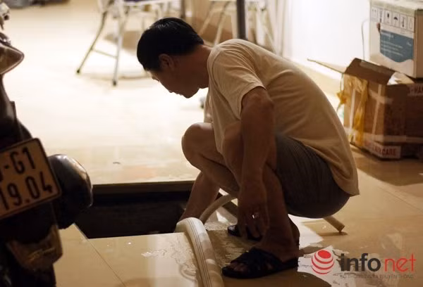 Người dân Hà Nội phải mua nước từ... xe rửa đường với giá “cắt cổ“ ảnh 4