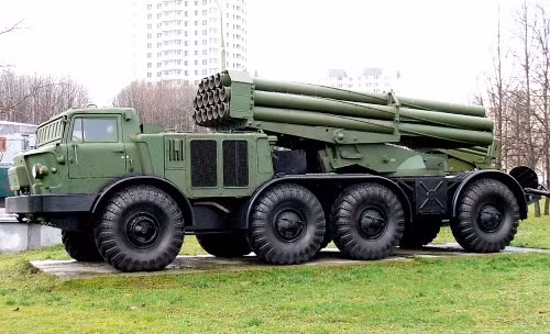 Uy lực khủng khiếp của pháo phản lực bắn loạt “Tornado - G“ ảnh 5 Uy lực khủng khiếp của pháo phản lực bắn loạt “Tornado - G“ ảnh 5