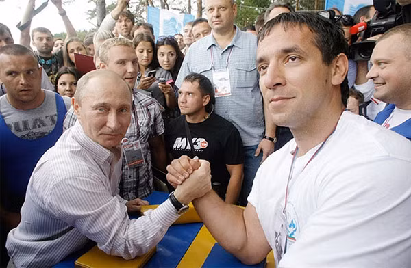 Putin “quyền lực nhất” thế giới và những khoảnh khắc sức mạnh ảnh 5 Putin “quyền lực nhất” thế giới và những khoảnh khắc sức mạnh ảnh 5