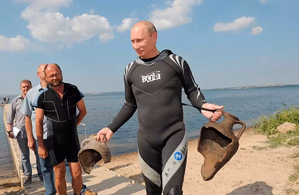 Putin “quyền lực nhất” thế giới và những khoảnh khắc sức mạnh ảnh 11 Putin “quyền lực nhất” thế giới và những khoảnh khắc sức mạnh ảnh 11