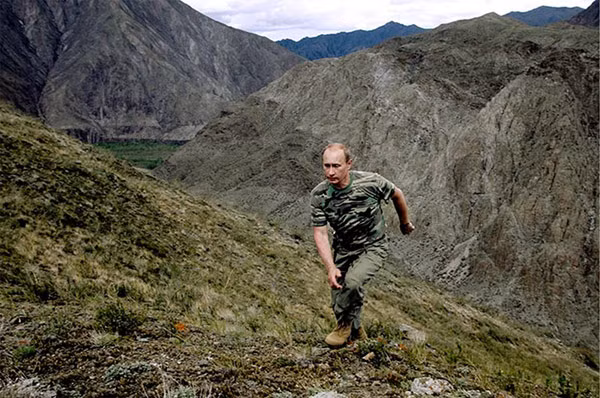 Putin “quyền lực nhất” thế giới và những khoảnh khắc sức mạnh ảnh 4 Putin “quyền lực nhất” thế giới và những khoảnh khắc sức mạnh ảnh 4