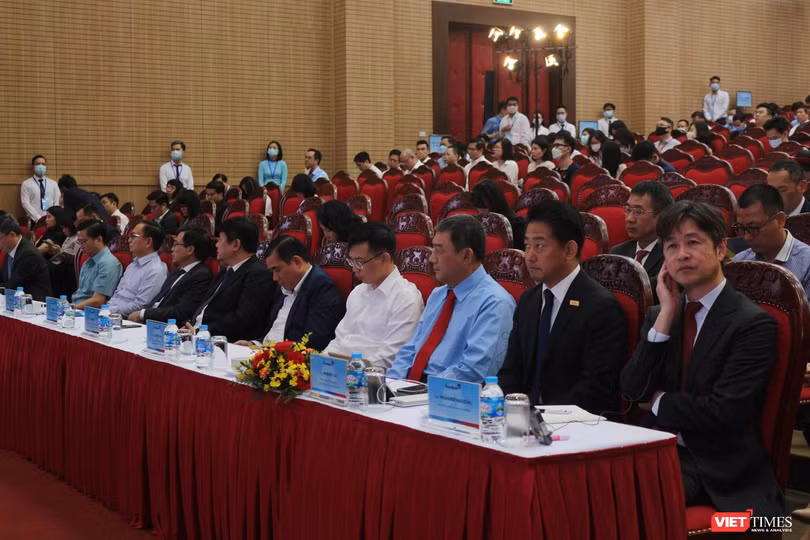 Các ông Masahiko Oki và Masahige Nakazono - 2 thành viên người Nhật trong HĐQT VietinBank - cũng có mặt. Các ông Masahiko Oki và Masahige Nakazono - 2 thành viên người Nhật trong HĐQT VietinBank - cũng có mặt.