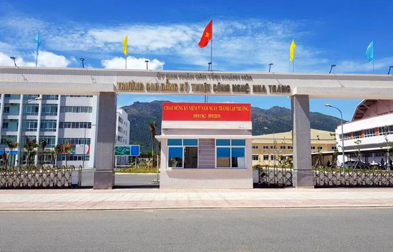 Trường Cao đẳng Kỹ thuật - Công nghệ Nha Trang Trường Cao đẳng Kỹ thuật - Công nghệ Nha Trang