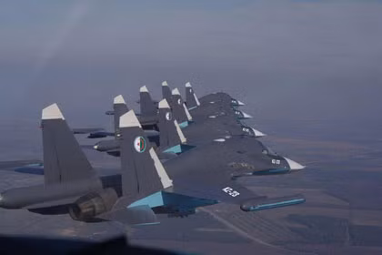 Hình ảnh giả định các máy bay ném bom Su-32 của Không quân Algeria (Menadefense) Hình ảnh giả định các máy bay ném bom Su-32 của Không quân Algeria (Menadefense)