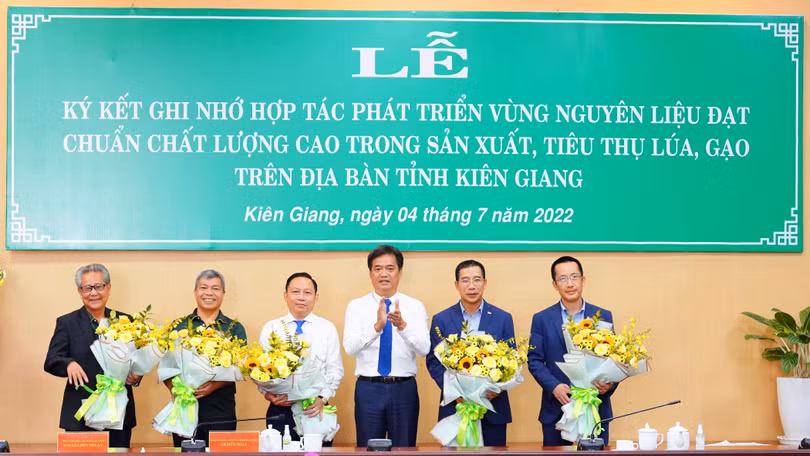 Đại diện LTG, Sở Nông nghiệp và Phát triển Nông thôn Kiên Giang và MB Bank tại buổi lễ ký kết hợp tác